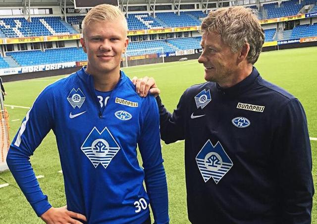 篮球湖人球迷热情支持球队