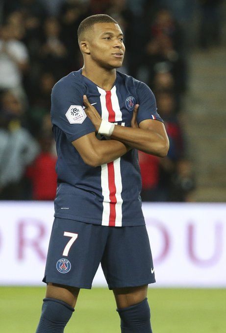 拜仁德甲前11轮拿到31分，追平历史同期最佳纪录