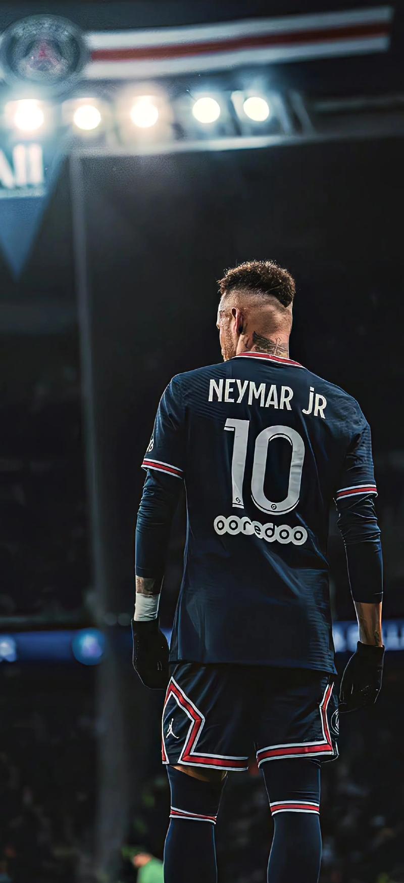 邮报：纽卡正努力与莱比锡就谢什科达成协议，球员愿意加盟