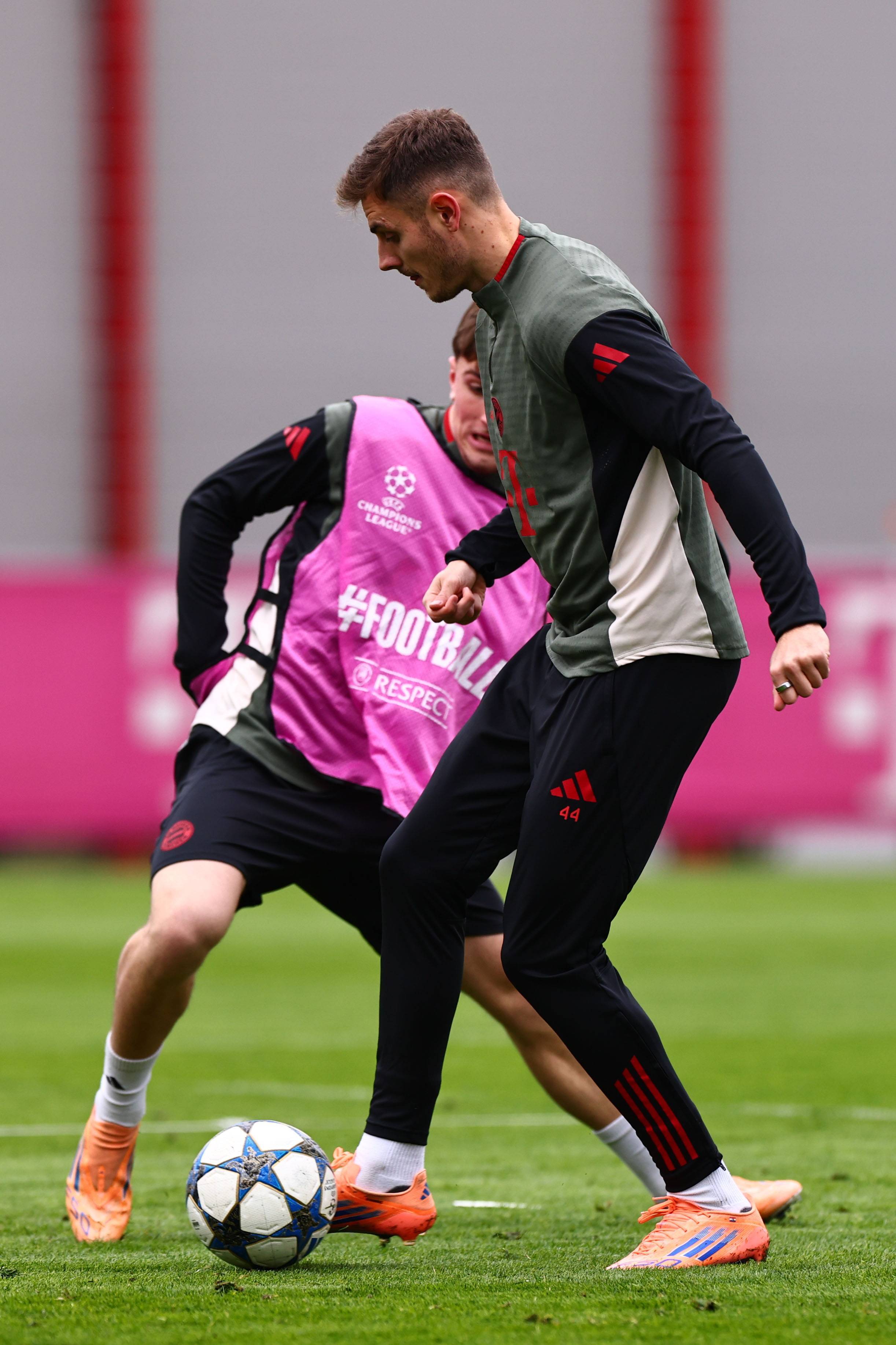 FM：诸多欧洲豪门有意布阿迪，他可能3月就进入法国国家队