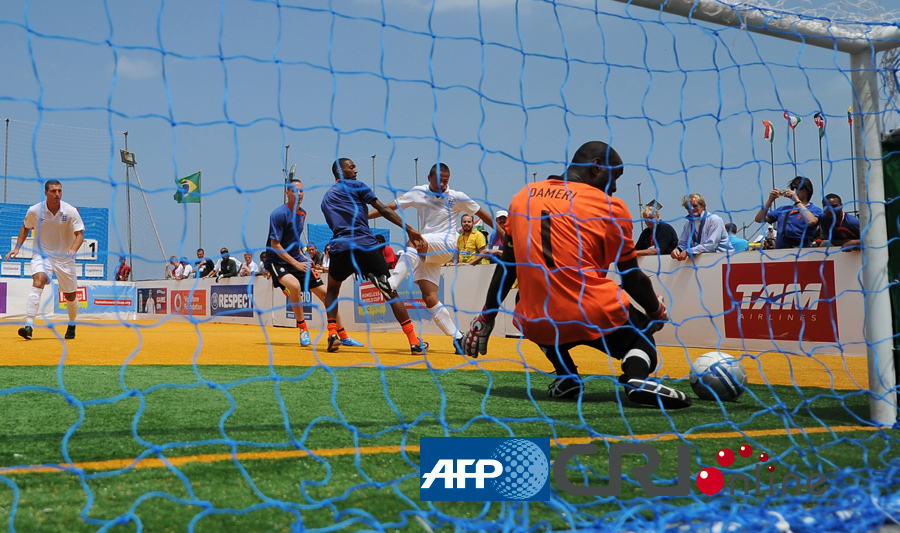 施瓦泽：澳超应该追赶亚洲联赛的水平；从五月休赛到十月是荒谬的